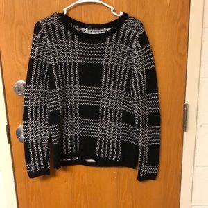 Sweater size M